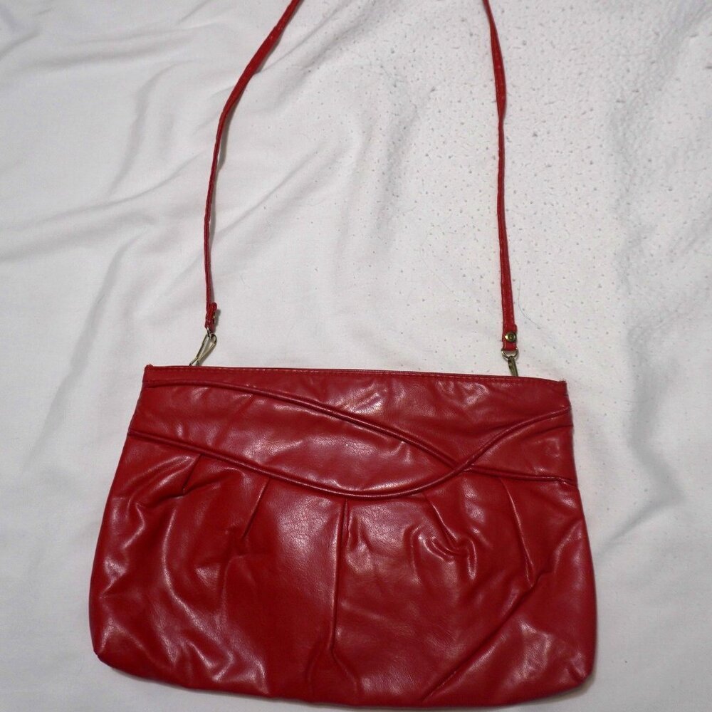 Vintage Pleated Red Leather Purse